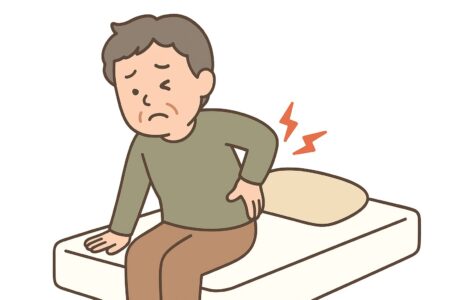 朝の腰の痛み…寝具や姿勢が関係している？整形外科専門医が解説